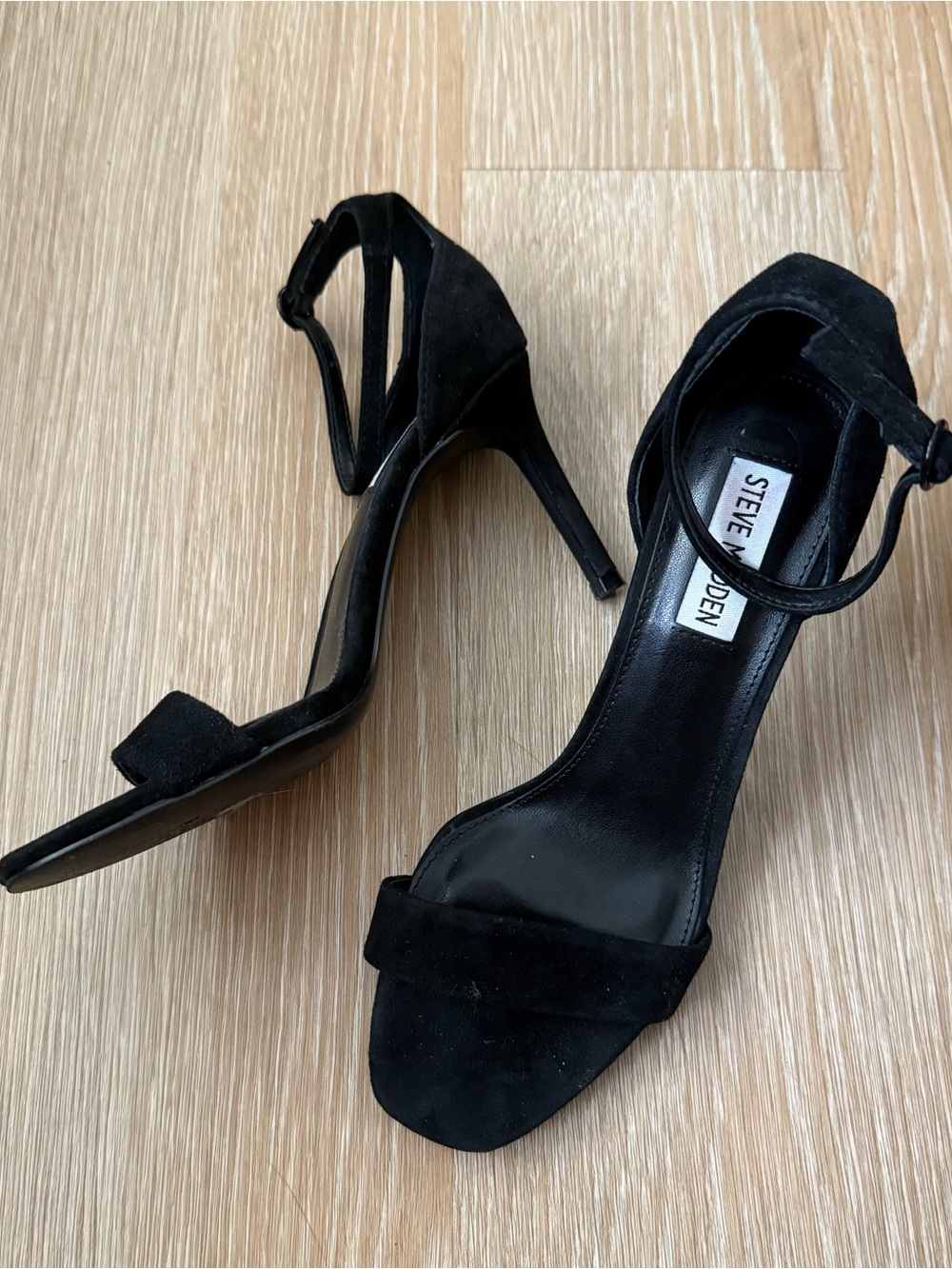 Steve Madden Fame Stiletto in Black Genuine Suede